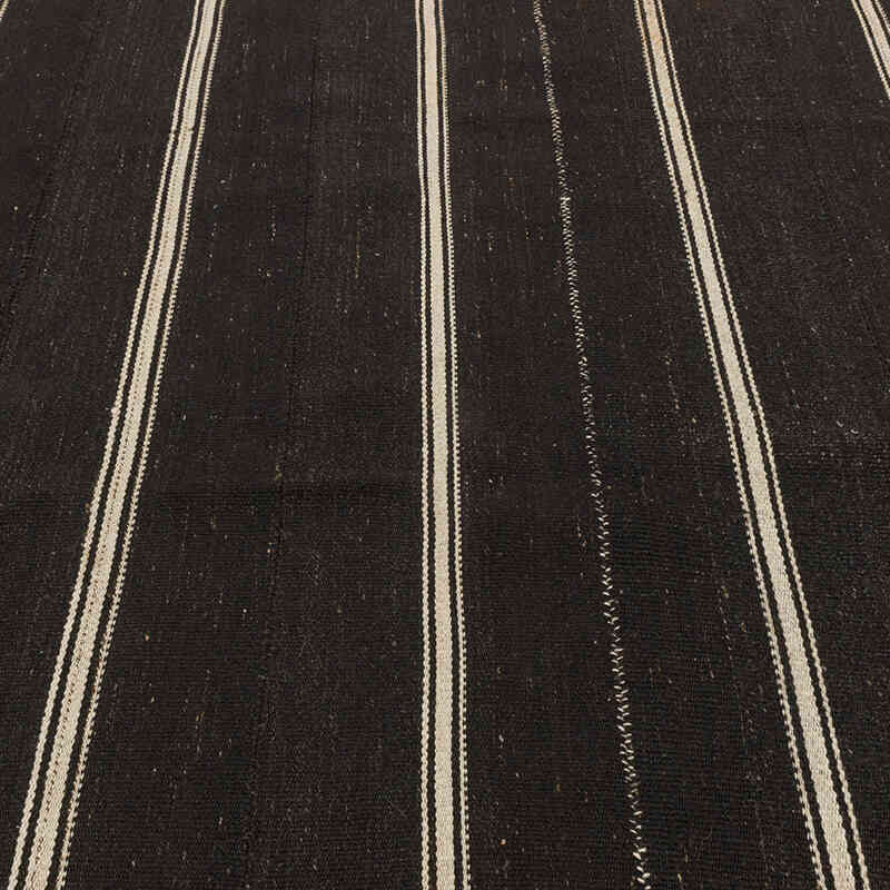 Vintage Anatolian Kilim Rug - 5' 9" x 8' 11" (69" x 107") - K0037160