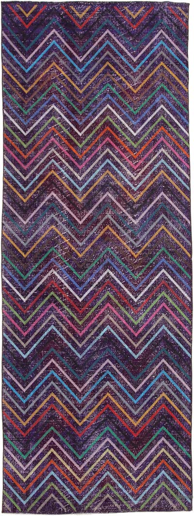Púrpura Alfombra Turca bordada sobre teñida vintage - 136 cm x 377 cm