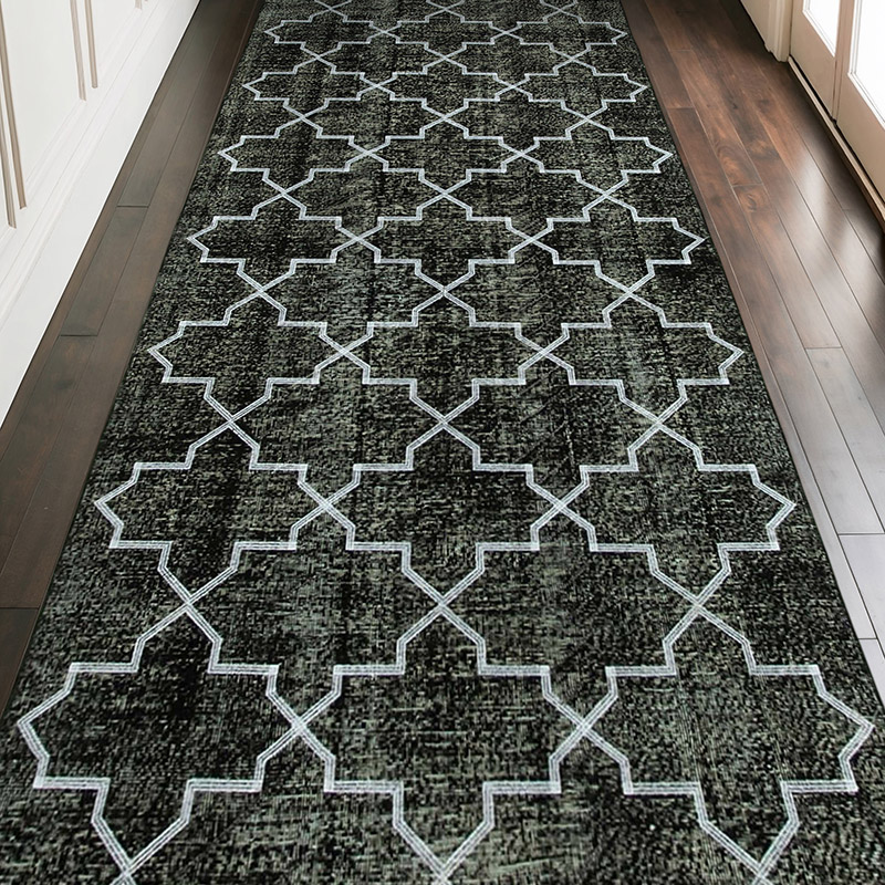 Negro Alfombra Turca bordada sobre teñida vintage - 142 cm x 352 cm - K0038662