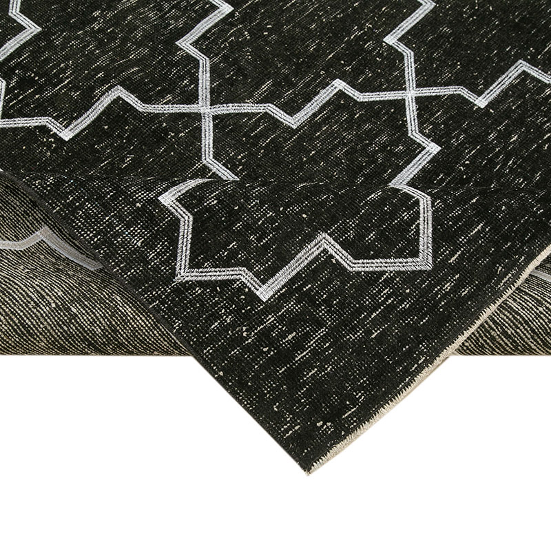 Negro Alfombra Turca bordada sobre teñida vintage - 147 cm x 379 cm - K0038689