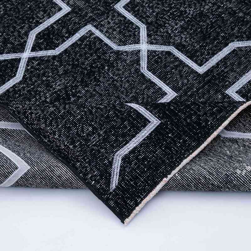 Negro Alfombra Turca bordada sobre teñida vintage - 143 cm x 393 cm - K0038706