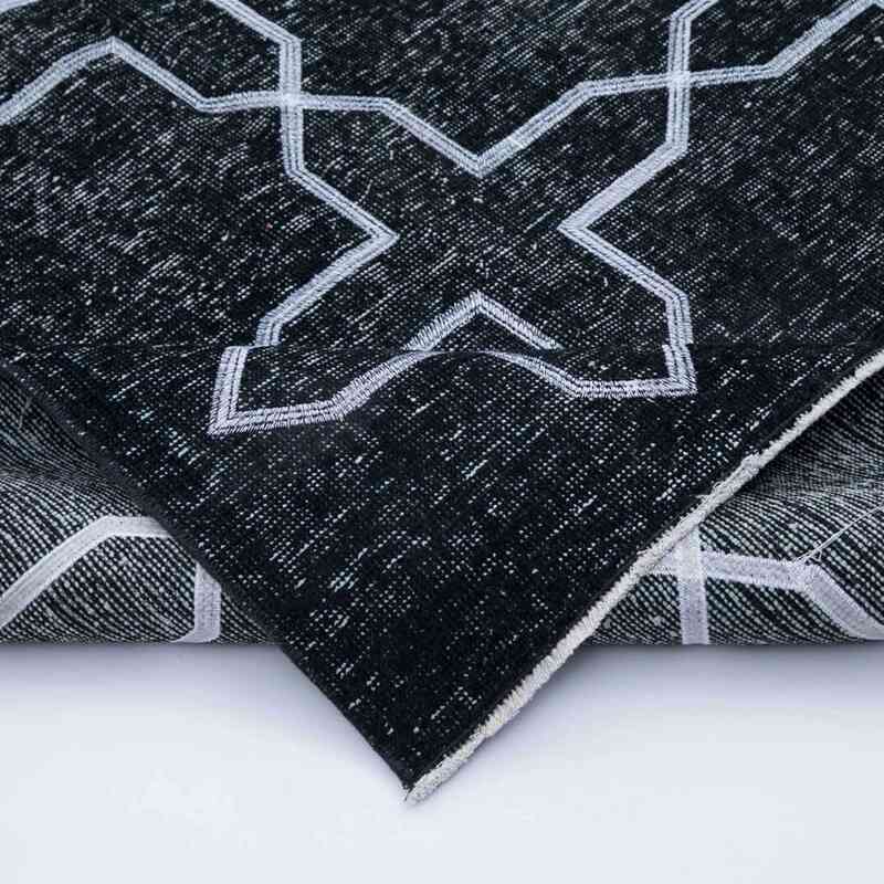 Negro Alfombra Turca bordada sobre teñida vintage - 144 cm x 394 cm - K0038749