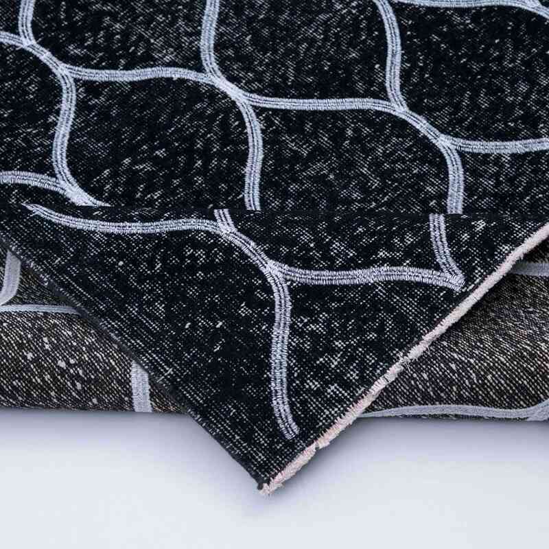 Negro Alfombra Turca bordada sobre teñida vintage - 146 cm x 380 cm - K0038753