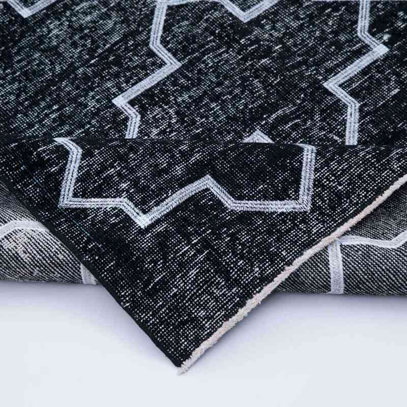 Negro Alfombra Turca bordada sobre teñida vintage - 145 cm x 405 cm - K0038804
