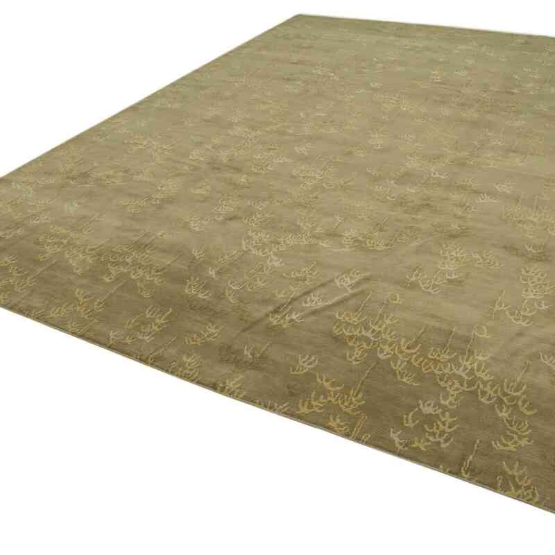 New Hand Knotted Wool Rug - 9' 9" x 13' 4" (117" x 160") - K0040760