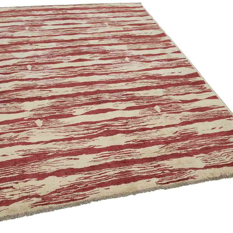 New Hand Knotted Wool Rug - 5' 8" x 7' 8" (68" x 92") - K0040777