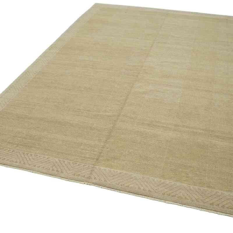 New Hand Knotted Wool Rug - 7' 1" x 10' 1" (85" x 121") - K0040786