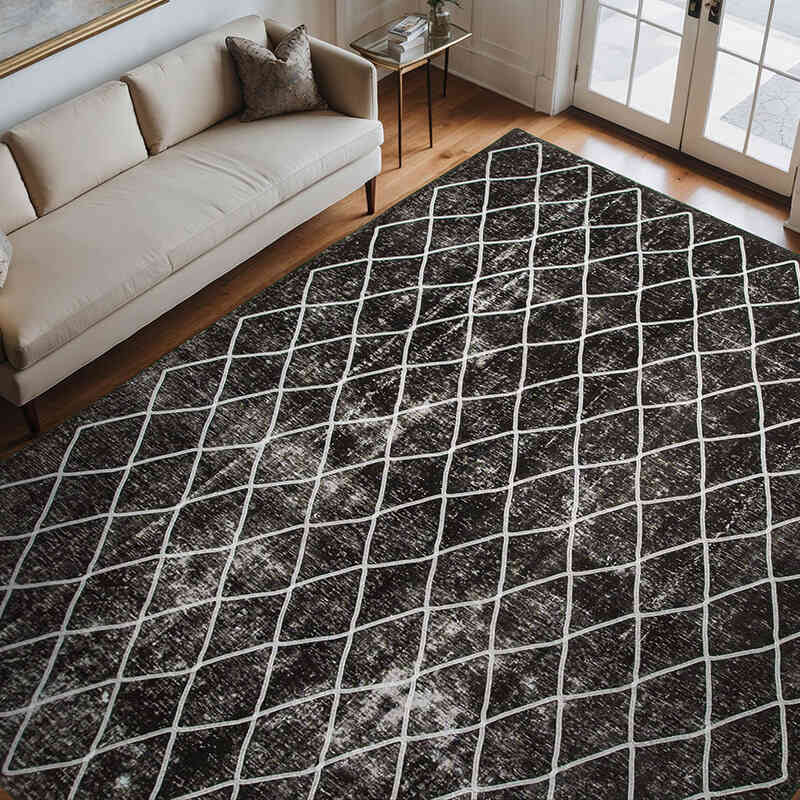 Siyah İşlemeli ve Boyalı El Dokuma Vintage Halı - 302 cm x 369 cm - K0042763