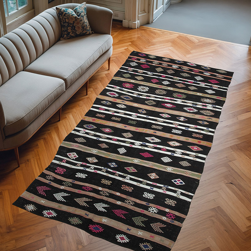 Vintage Anatolian Kilim Rug - 5' 3" x 10' 2" (63" x 122") - K0047888