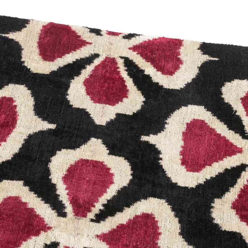 Bench Upholstered with Silk Velvet Ikat Fabric - K0054847
