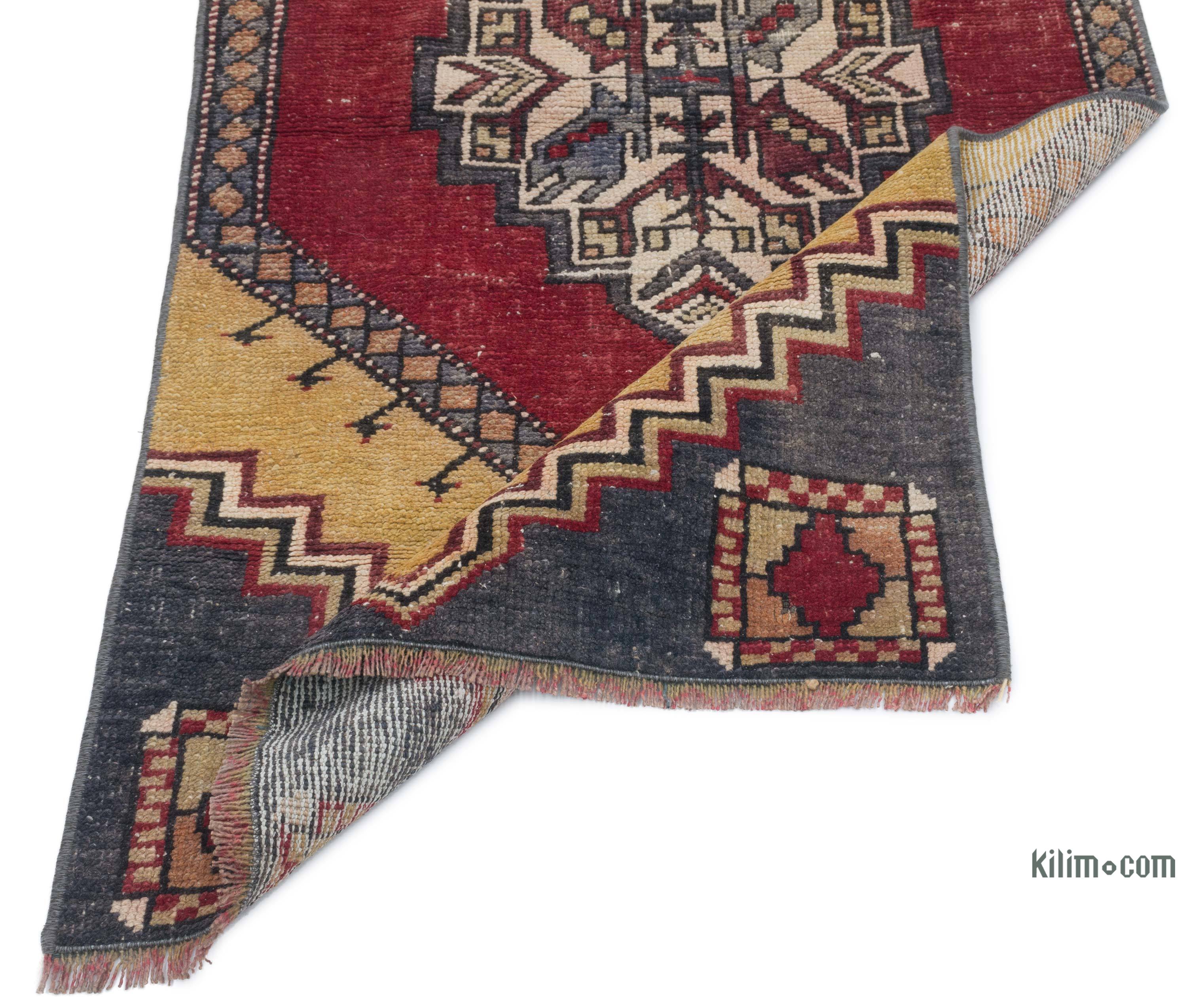 K0062696 Vintage Turkish Hand-Knotted Rug - 2' 4 x 3' 5 (28 x 41)  The  Source for Vintage Rugs, Tribal Kilim Rugs, Wool Turkish Rugs, Overdyed  Persian Rugs, Runner Rugs, Patchwork