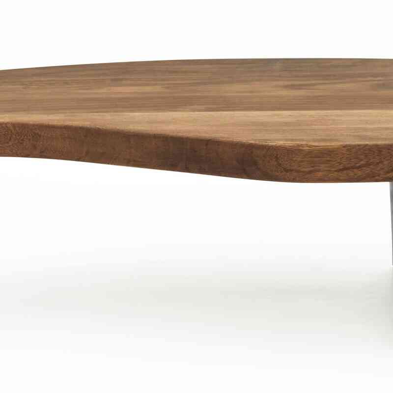 Mesa de centro de madera maciza de iroko con patas de aluminio fundido - K0056397