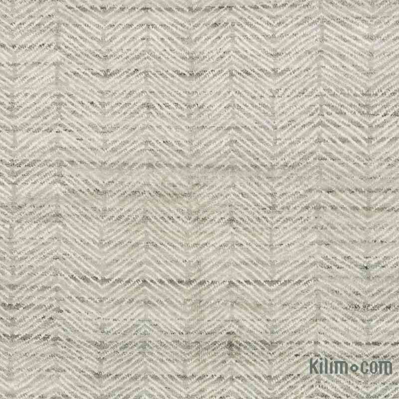 New Hand-Knotted Rug - 9' 10" x 13' 9" (118" x 165") - K0057008