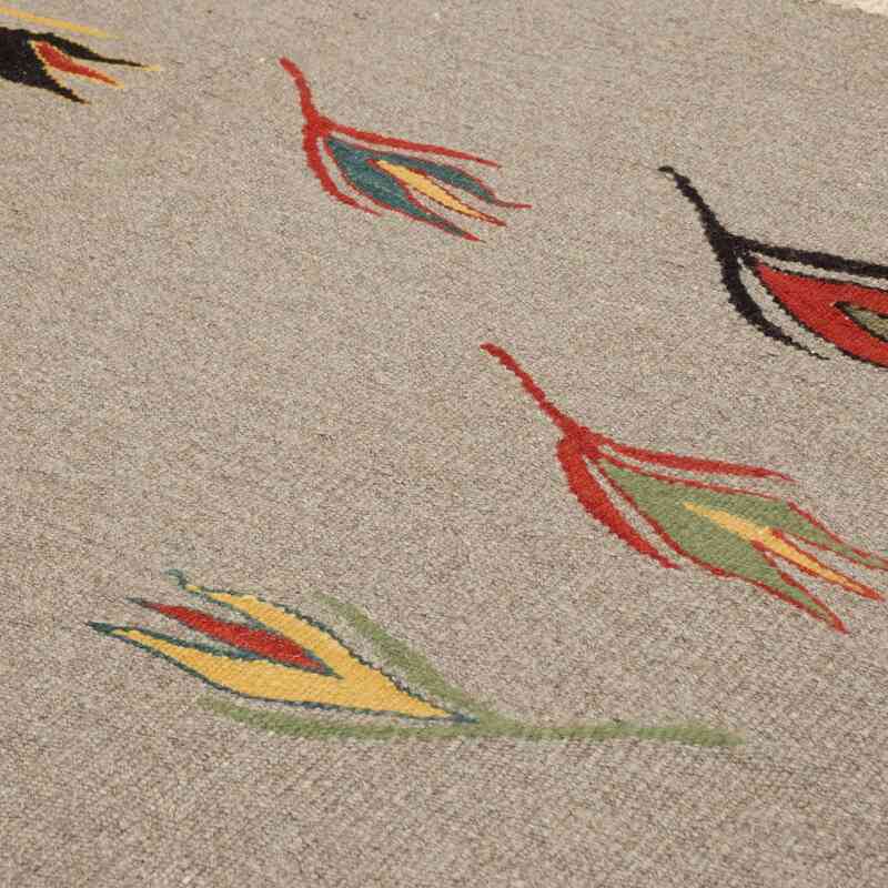 New Handwoven Turkish Kilim Rug - 4' 1" x 6'  (49" x 72") - K0059557