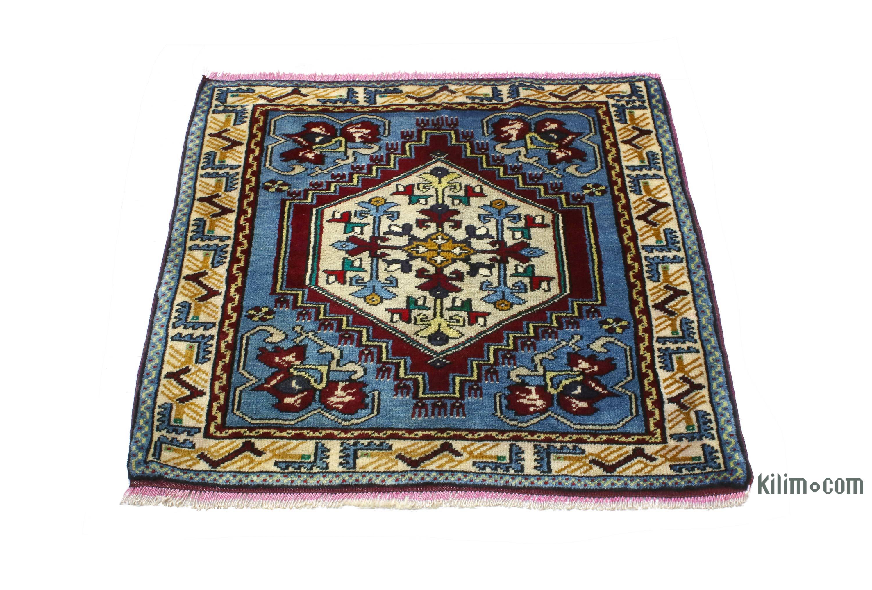 K0062696 Vintage Turkish Hand-Knotted Rug - 2' 4 x 3' 5 (28 x 41)  The  Source for Vintage Rugs, Tribal Kilim Rugs, Wool Turkish Rugs, Overdyed  Persian Rugs, Runner Rugs, Patchwork