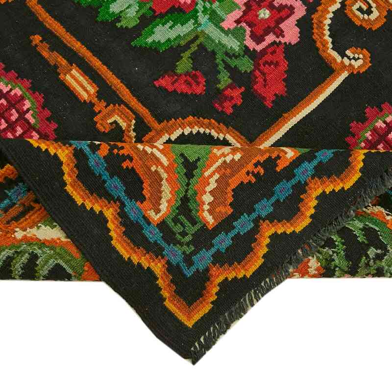 Vintage Handwoven Moldovan Kilim Rug - 6' 3" x 9' 1" (75" x 109") - K0062589