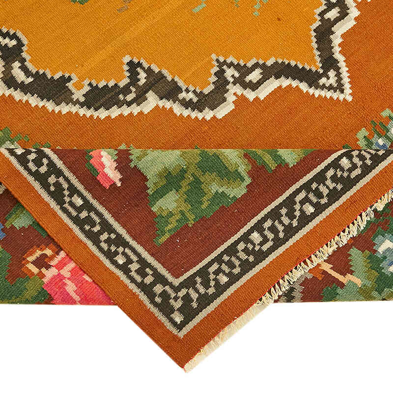 Vintage Handwoven Moldovan Kilim Rug - 5' 7" x 8' 9" (67" x 105") - K0062602