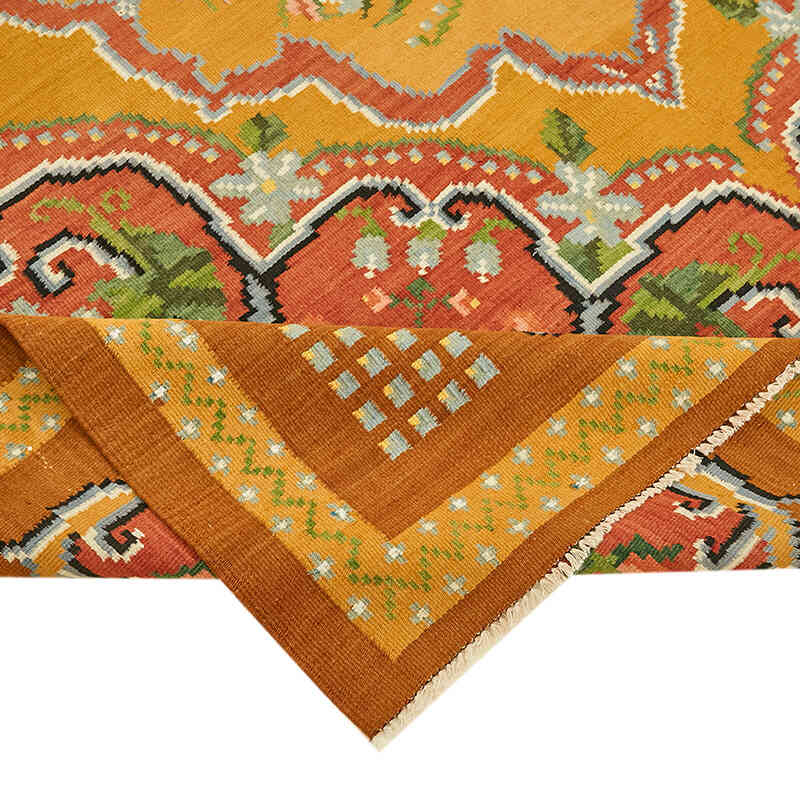 Vintage Handwoven Moldovan Kilim Rug - 6' 7" x 9' 9" (79" x 117") - K0062603