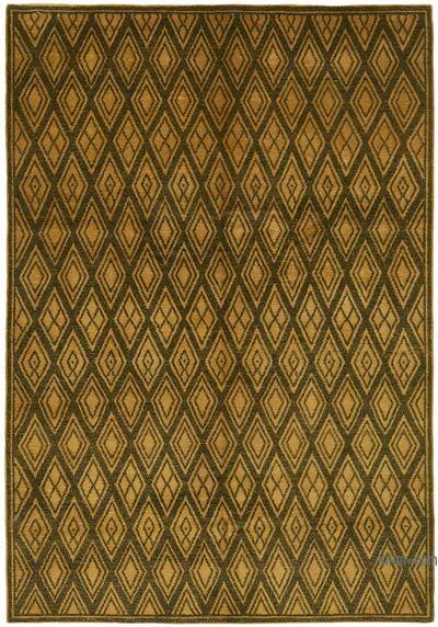 New Hand Knotted Wool Rug - 6' 1" x 8' 8" (73" x 104")