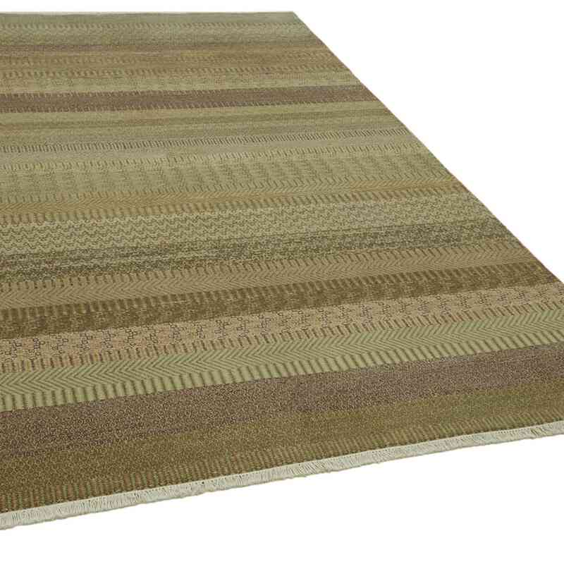 New Hand Knotted Wool Rug - 6' 1" x 9' 1" (73" x 109") - K0063211