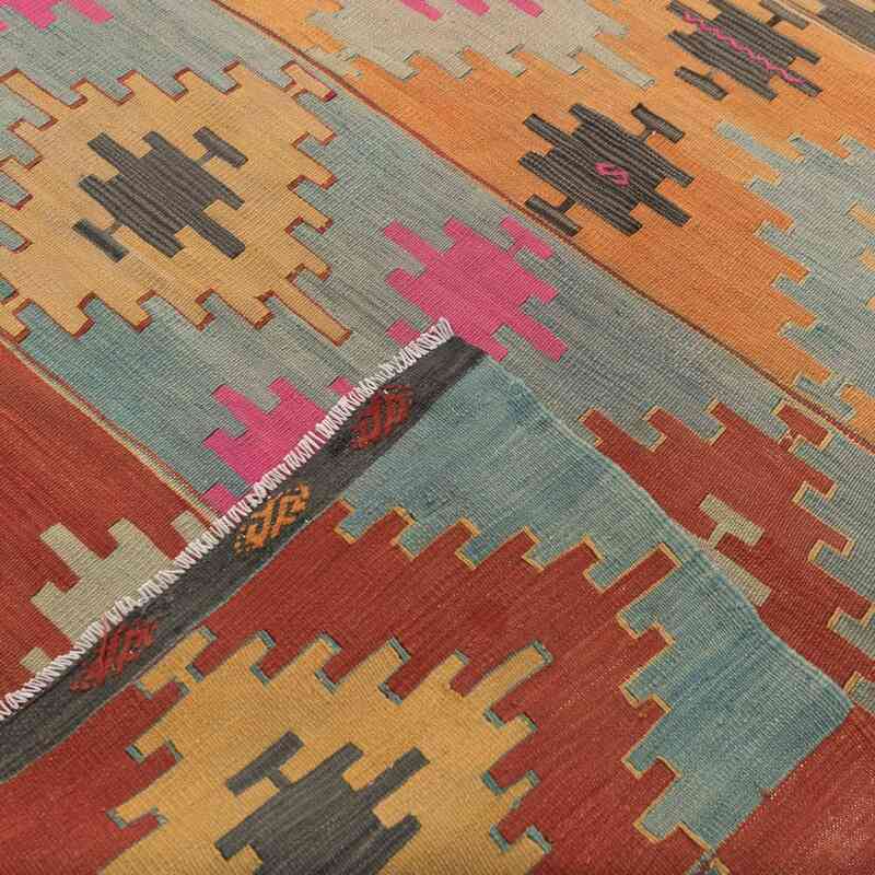 Vintage Sivas Kilim Rug - 5' 9" x 12' 3" (69" x 147") - K0064366