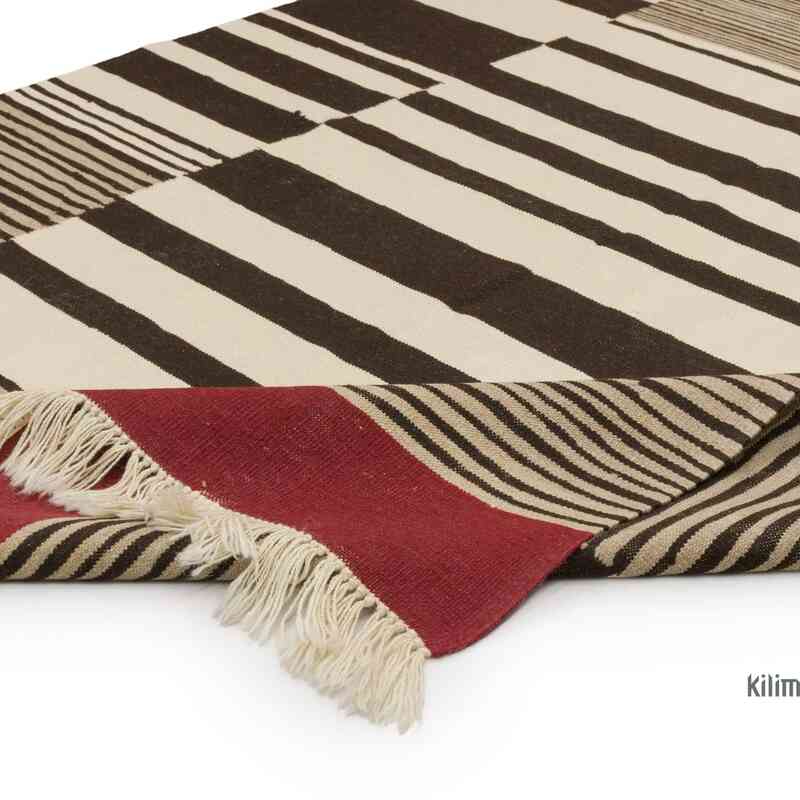 New Handwoven Turkish Kilim Rug - 5' 11" x 7' 7" (71" x 91") - K0064423