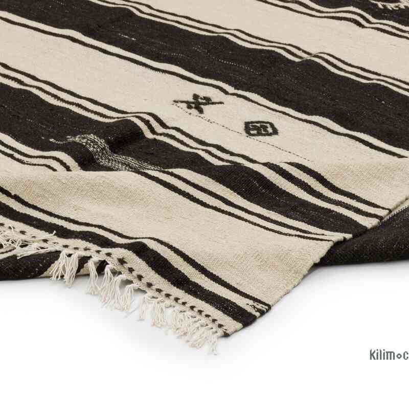 Vintage Anatolian Kilim Rug - 6' 4" x 8' 3" (76" x 99") - K0064746