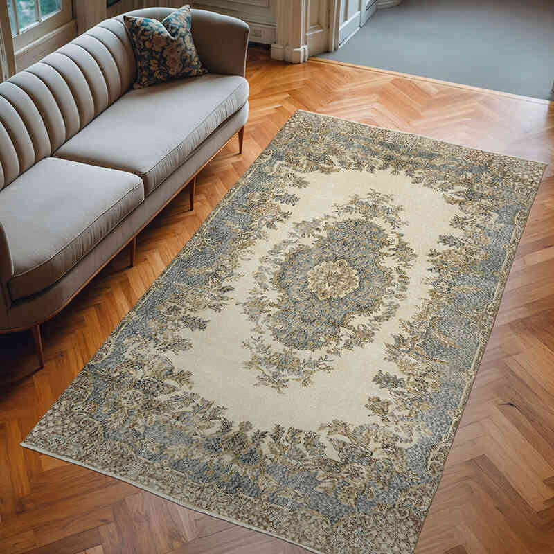 Vintage Turkish Hand-Knotted Rug - 5' 10" x 10' 1" (70" x 121") - K0067420