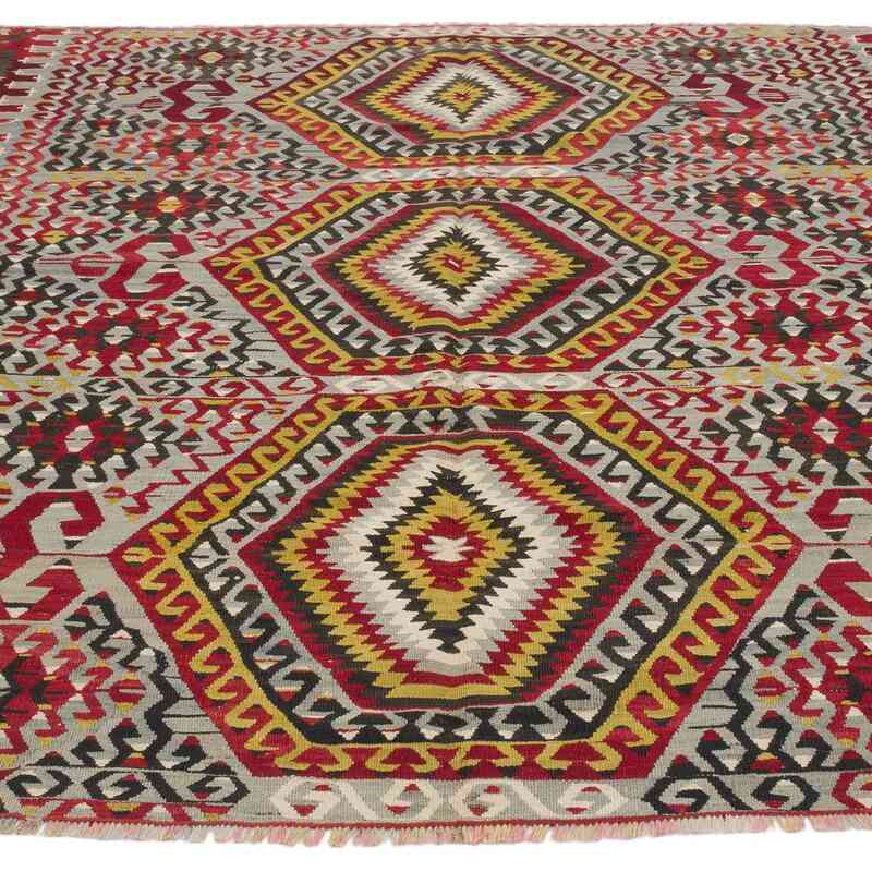 Vintage Esme Kilim Rug - 5' 10" x 6' 2" (70" x 74") - K0067597
