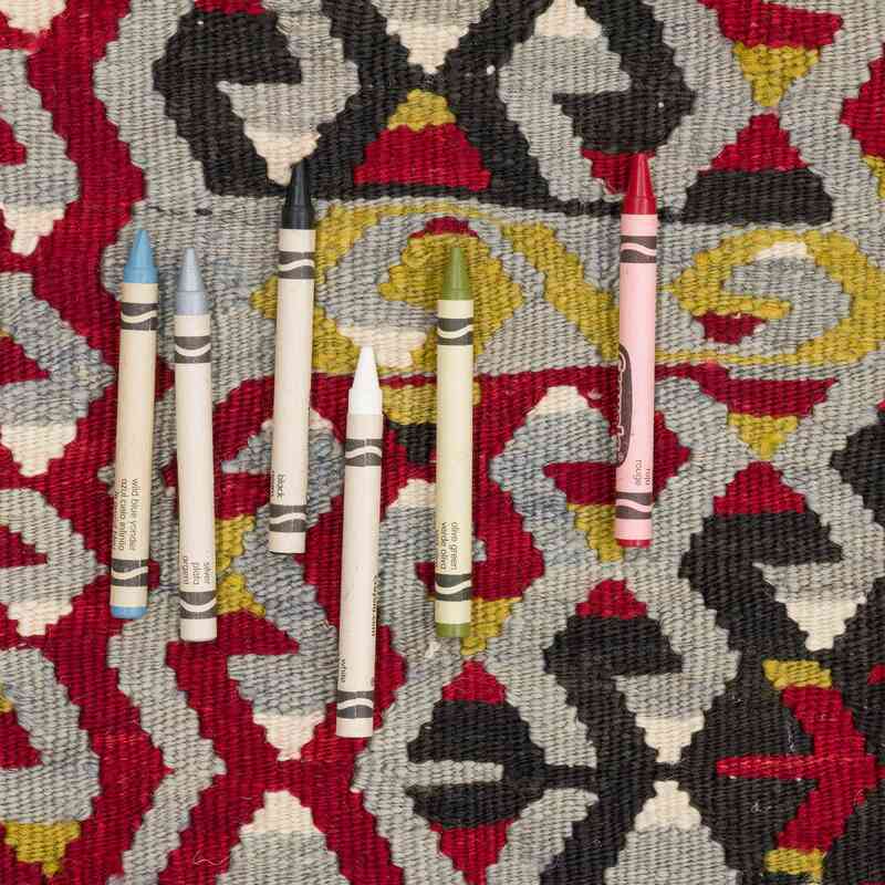 Vintage Esme Kilim Rug - 5' 10" x 6' 2" (70" x 74") - K0067597