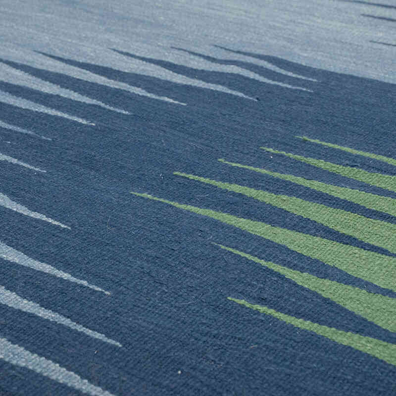 New Handwoven Turkish Kilim Rug - 8'  x 11' 10" (96" x 142") - K0069028