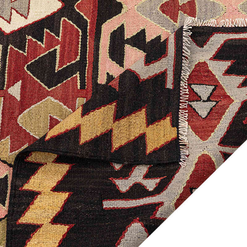 Vintage Konya Kilim Rug - 5' 9" x 8' 2" (69" x 98") - K0069072