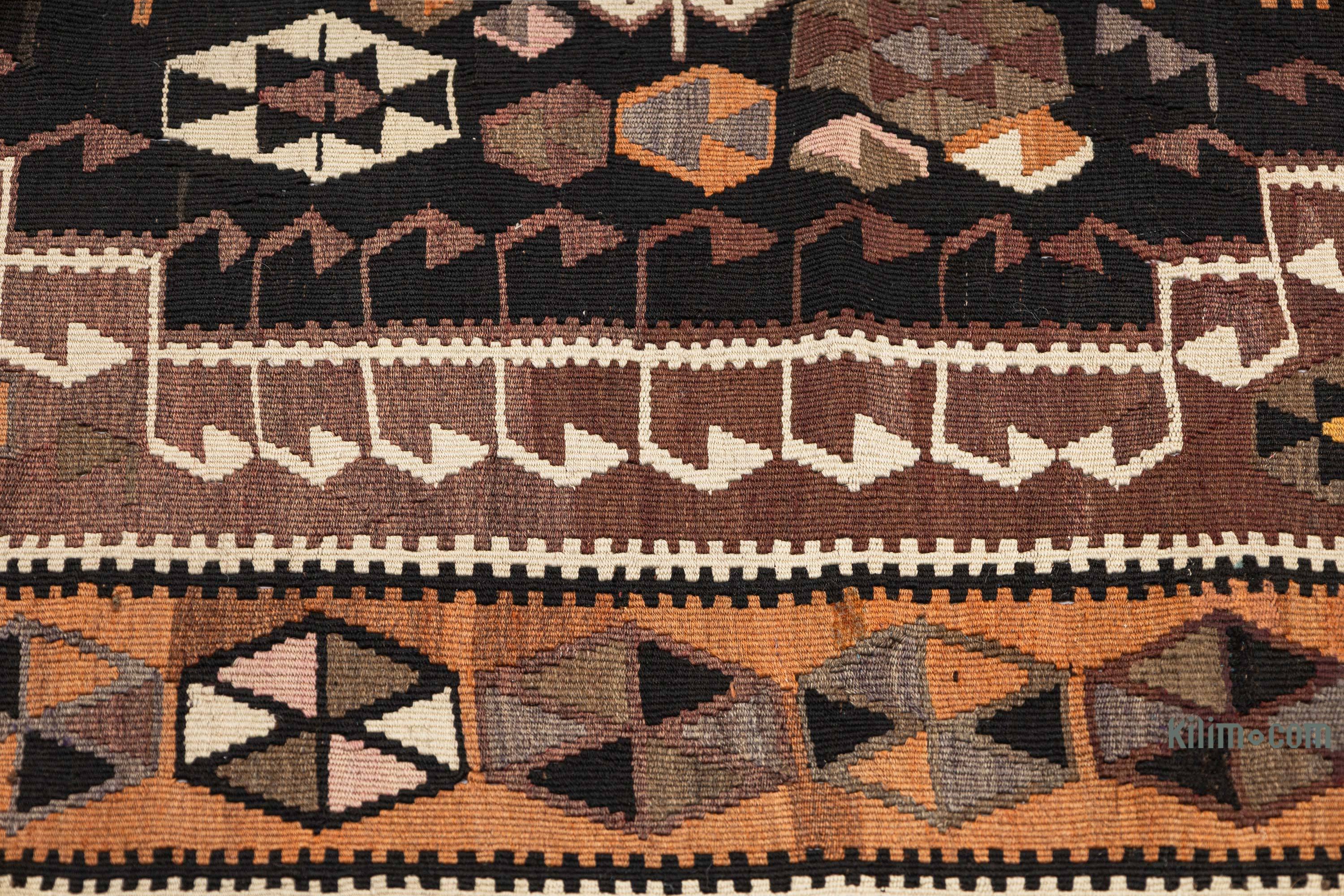 K0069089 Vintage Kars Kilim Rug - 4' 1