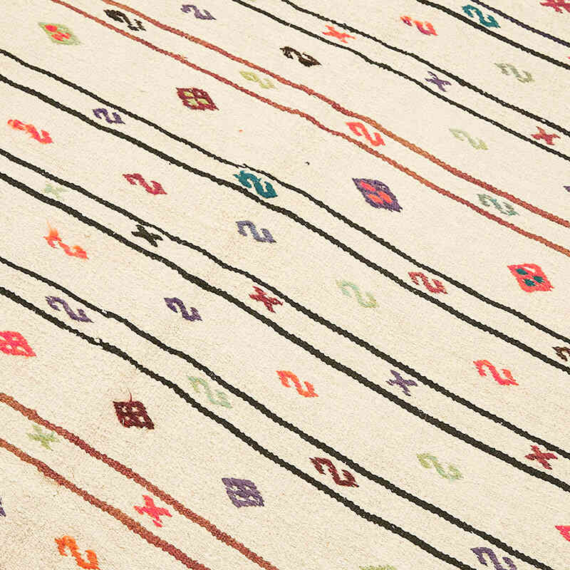 Vintage Anatolian Hemp Kilim Rug - 5' 5" x 10' 8" (65" x 128") - K0070575