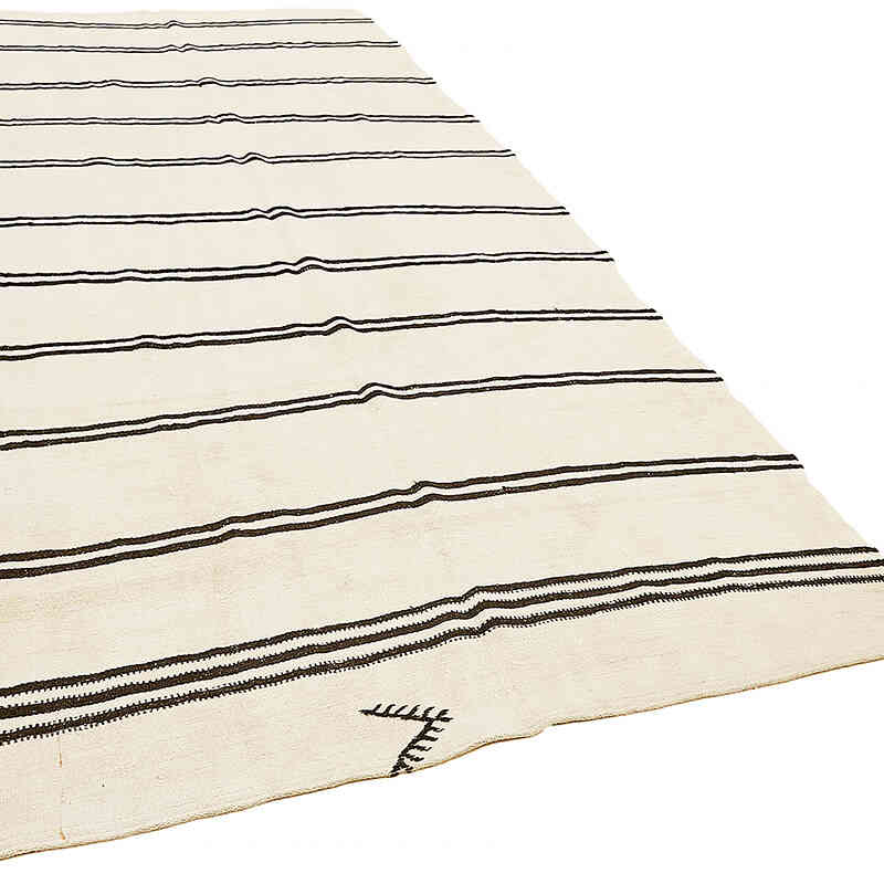 Vintage Anatolian Hemp Kilim Rug - 5' 9" x 11' 10" (69" x 142") - K0070604