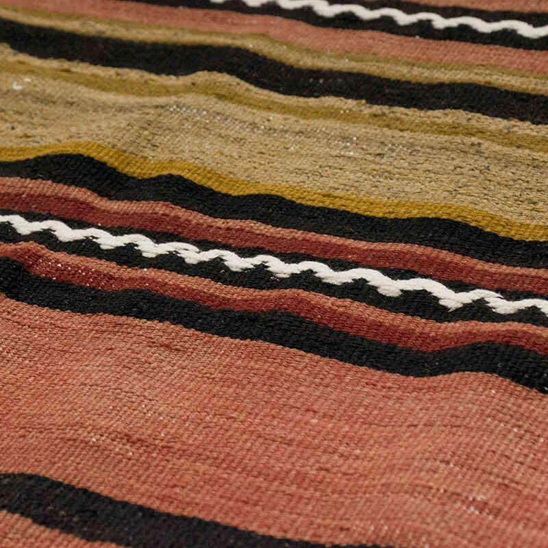 Vintage Turkish Kilim Rug - 5' 3" x 10' 3" (63" x 123") - K0070834