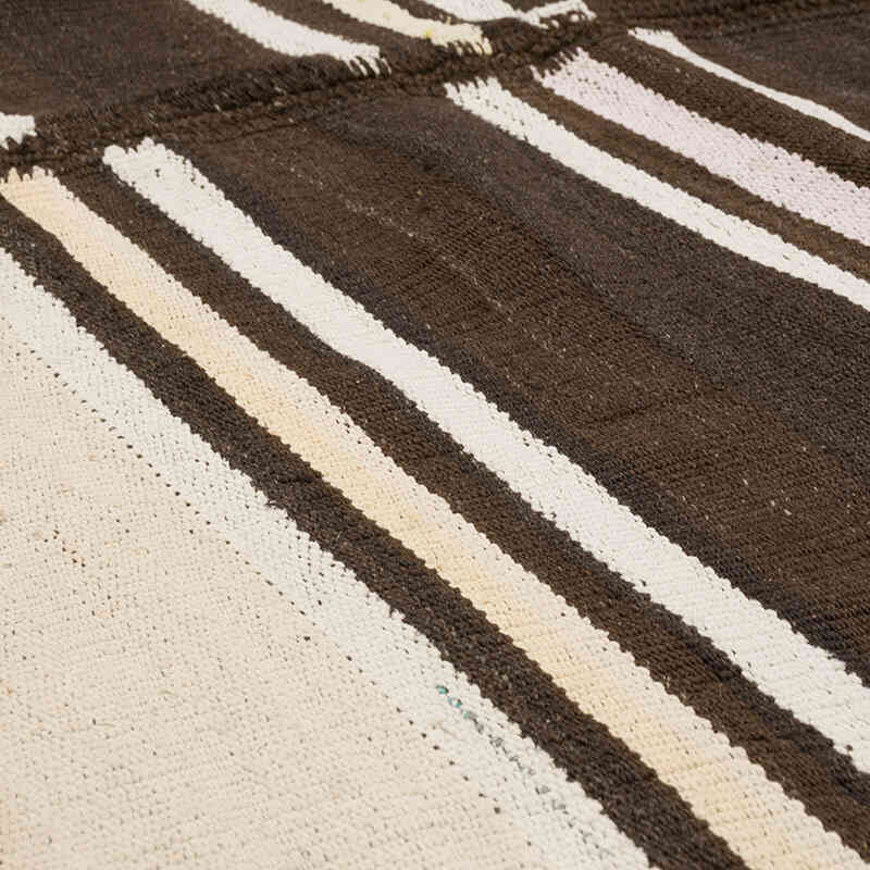 Vintage Anatolian Kilim Rug - 4' 9" x 8' 11" (57" x 107") - K0071934