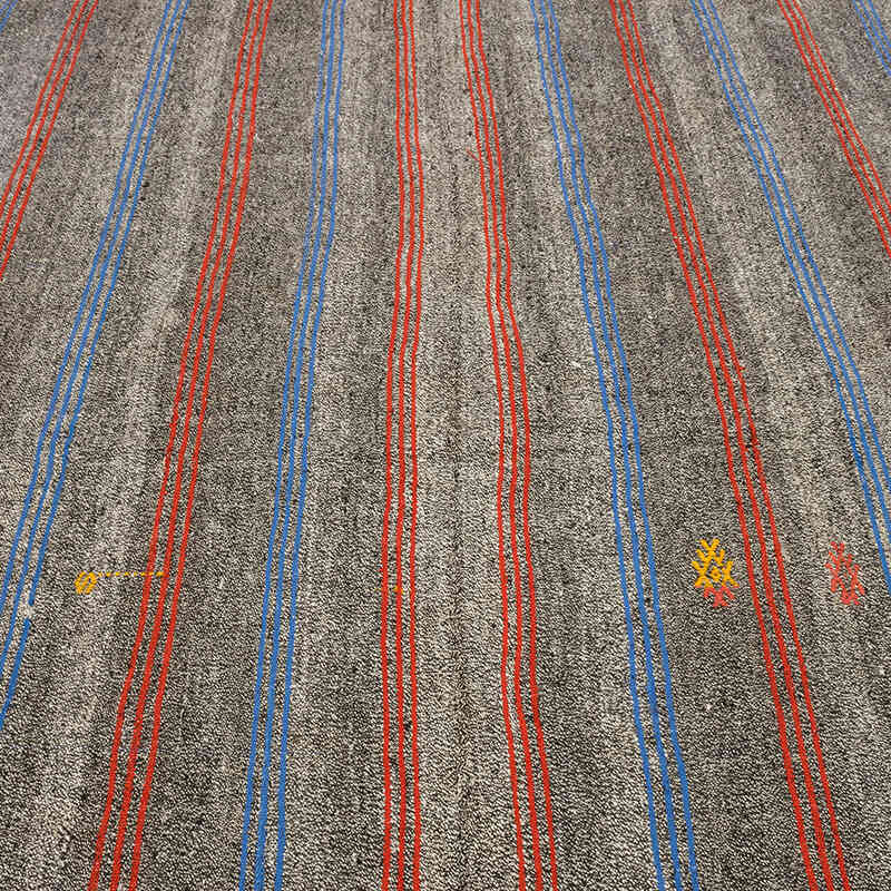 Vintage Anatolian Kilim Rug - 5' 7" x 8' 2" (67" x 98") - K0072259