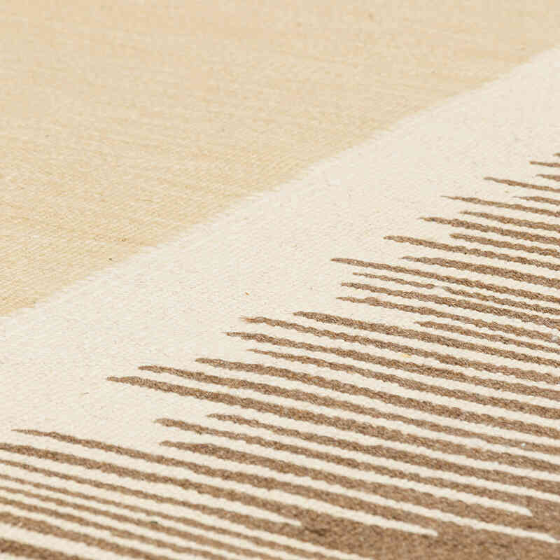 New Handwoven Turkish Kilim Rug - 4' 1" x 5' 11" (49" x 71") - K0072842