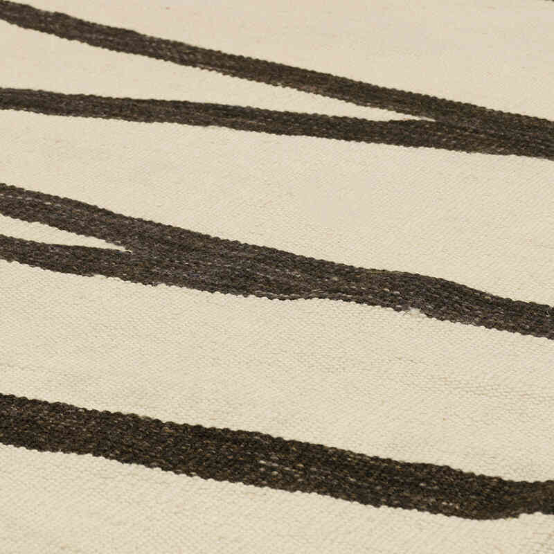 New Handwoven Turkish Kilim Rug - 9' 2" x 13' 8" (110" x 164") - K0072884