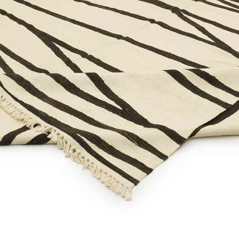 New Handwoven Turkish Kilim Rug - 9' 2" x 13' 8" (110" x 164") - K0072884