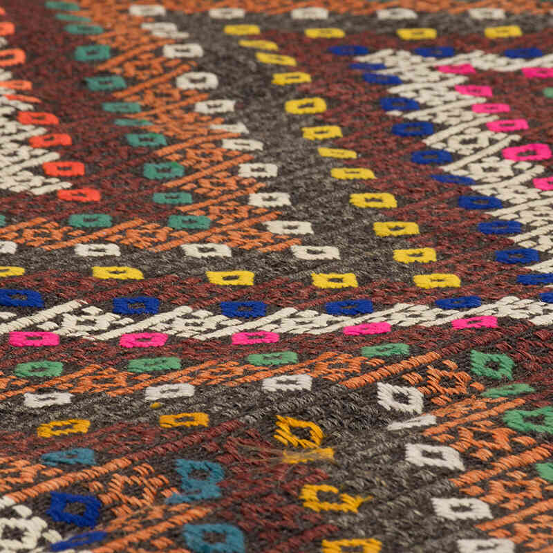 Vintage Anatolian Jijim Rug - 5' 5" x 10' 4" (65" x 124") - K0073194