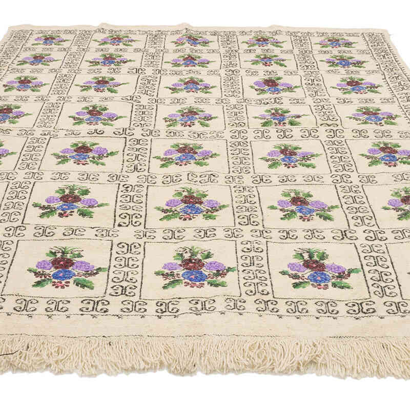 Vintage Anatolian Jijim Rug - 5' 8" x 6' 9" (68" x 81") - K0073224