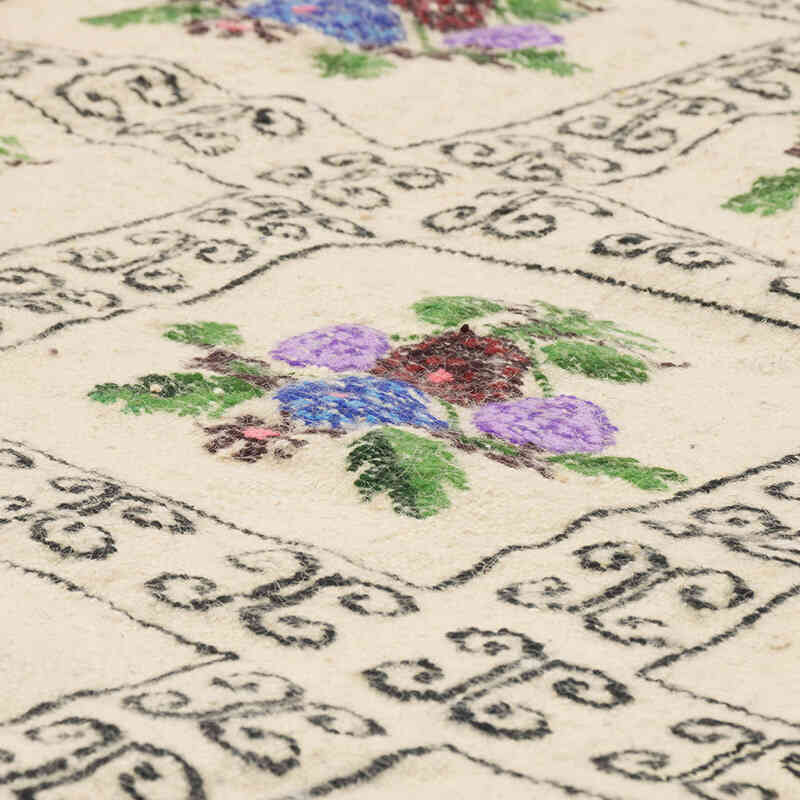 Vintage Anatolian Jijim Rug - 5' 8" x 6' 9" (68" x 81") - K0073224
