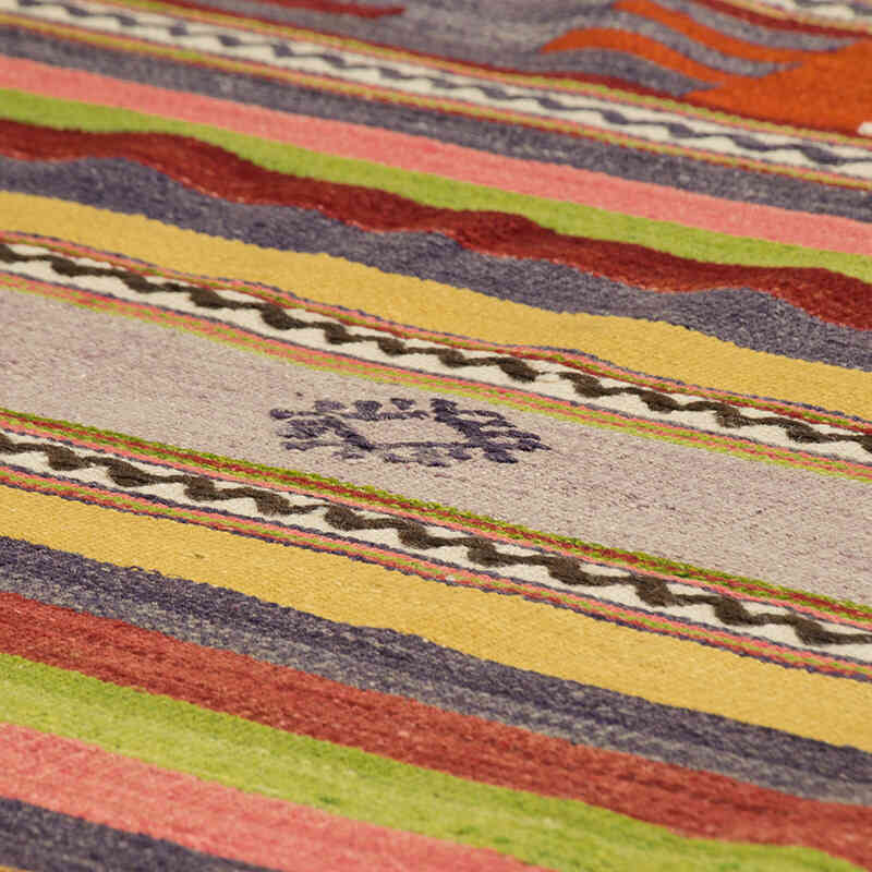 Vintage Manisa Kilim Rug - 5' 5" x 7' 7" (65" x 91") - K0074064