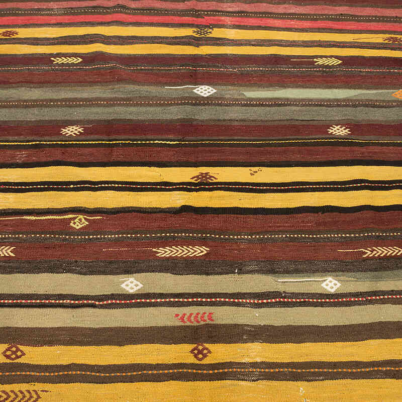 Vintage Artvin Kilim Rug - 5' 11" x 6' 3" (71" x 75") - K0074079