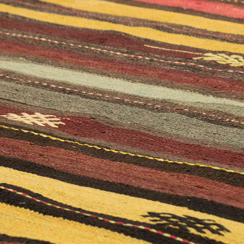 Vintage Artvin Kilim Rug - 5' 11" x 6' 3" (71" x 75") - K0074079