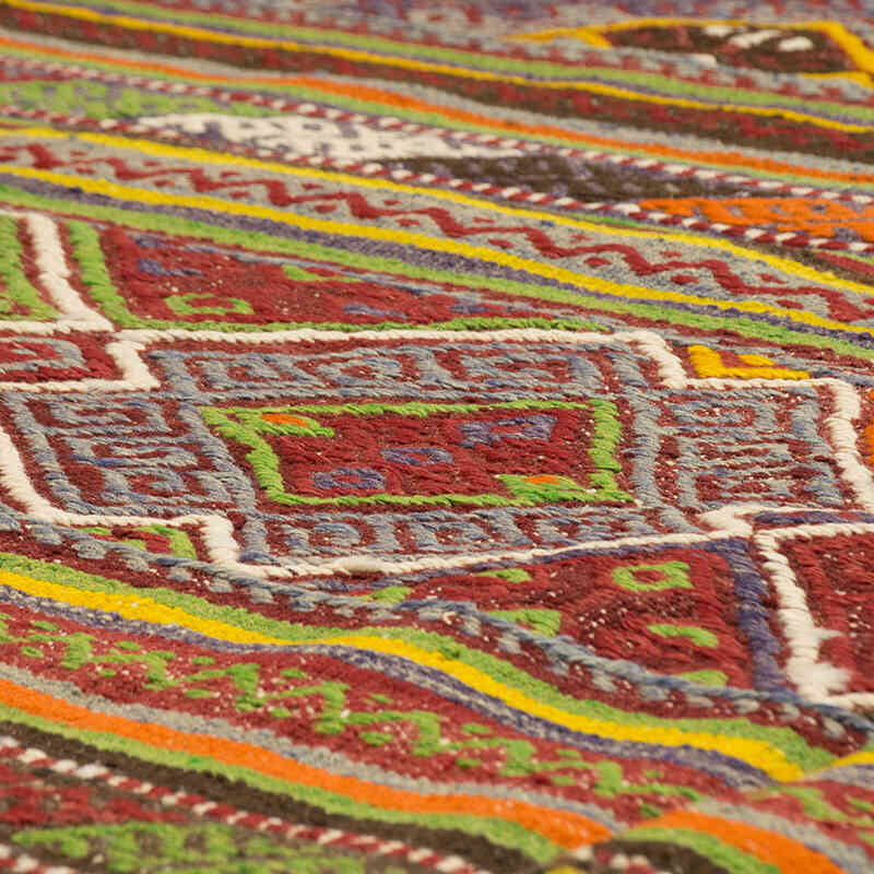 Vintage Anatolian Jijim Rug - 5' 9" x 10' 2" (69" x 122") - K0074082