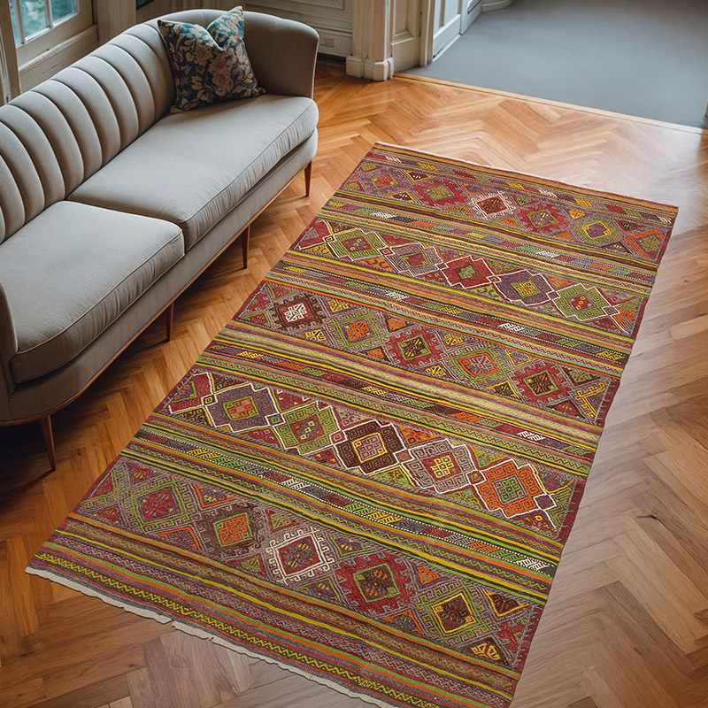 Vintage Anatolian Jijim Rug - 5' 9" x 10' 2" (69" x 122") - K0074082