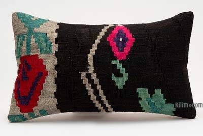 Kilim Pillow Cover - 1' 8" x 1'  (20" x 12")